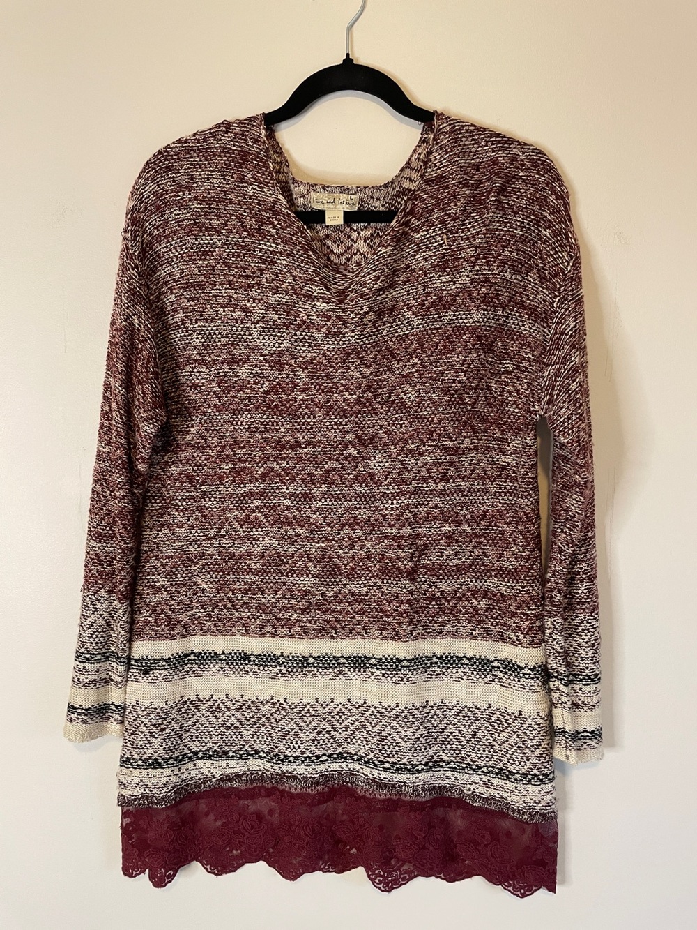 Love and let Love Women’s Marled Burgundy Knit Sweater Tunic with Lace Hem